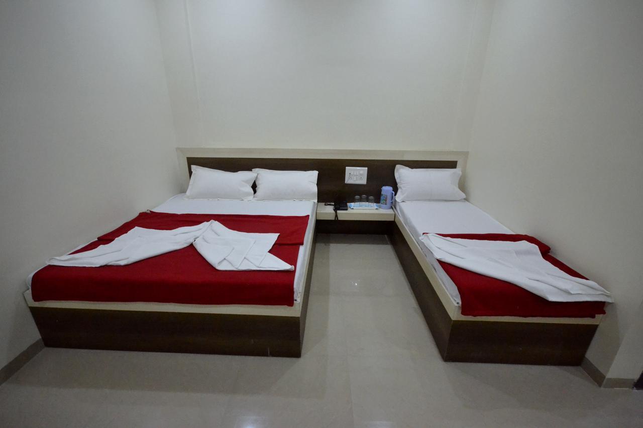 Hotel S S Palace เชอร์ดี ภายนอก รูปภาพ
